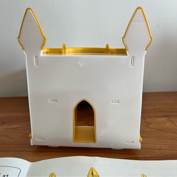 Zuru Mini Brands Mini Disney Store Edition Display‎ Piece Replacement Piece - Picture 2 of 6